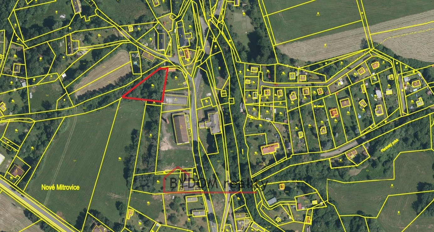 Prodej stavebního pozemku 1 216 m²