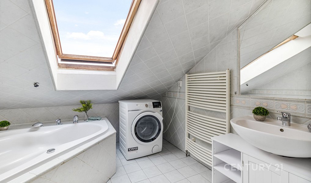 Prodej bytu 2+1 87 m², Praha – náhled fotky 20