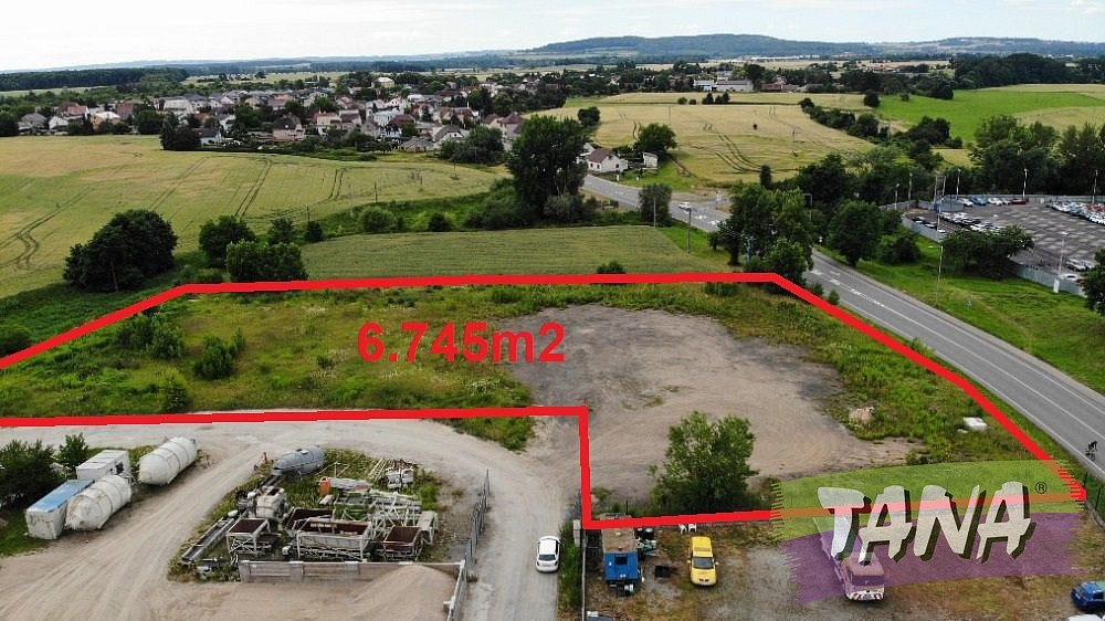 Prodej komerčního pozemku 6 745 m²