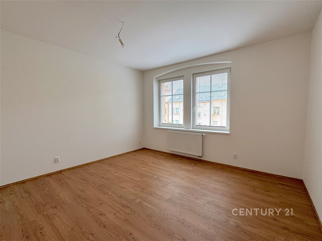 Pronájem bytu 2+1 70 m² - Widok 3