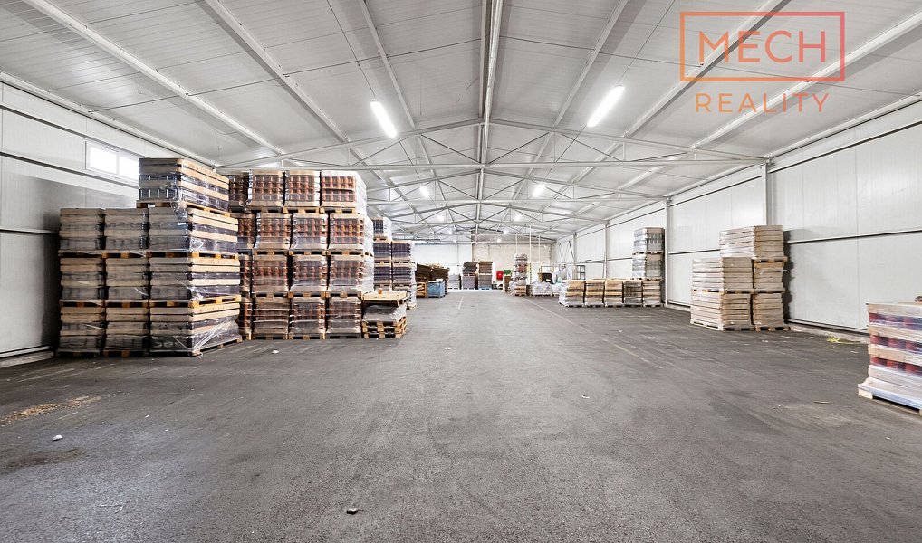 Prodej výrobních prostor 1 347 m², Bzenec – náhled fotky 3
