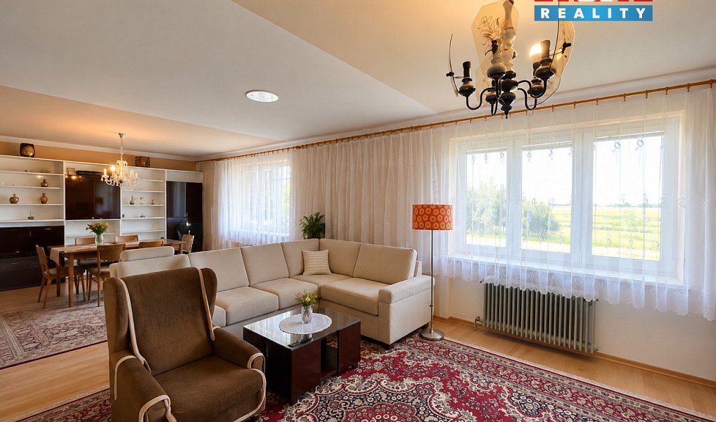 Prodej domu 220 m² s pozemkem 967 m², Radslavice – náhled fotky 2