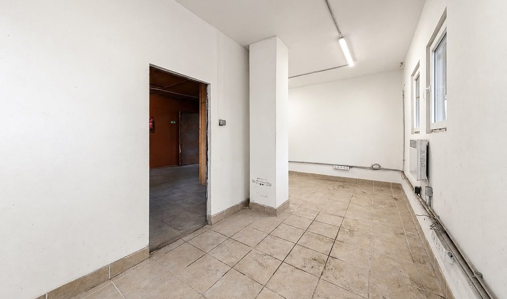 Pronájem skladovacích prostor 472 m², Chrášťany – náhled fotky 3