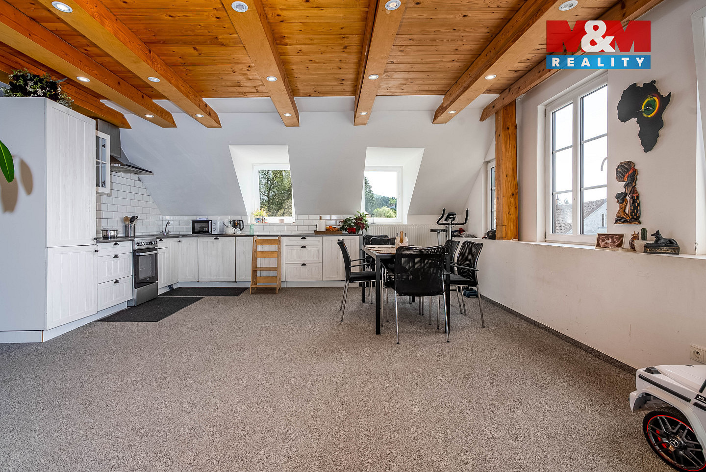 Prodej nájemního domu, činžáku 1 190 m² – fotografie 3