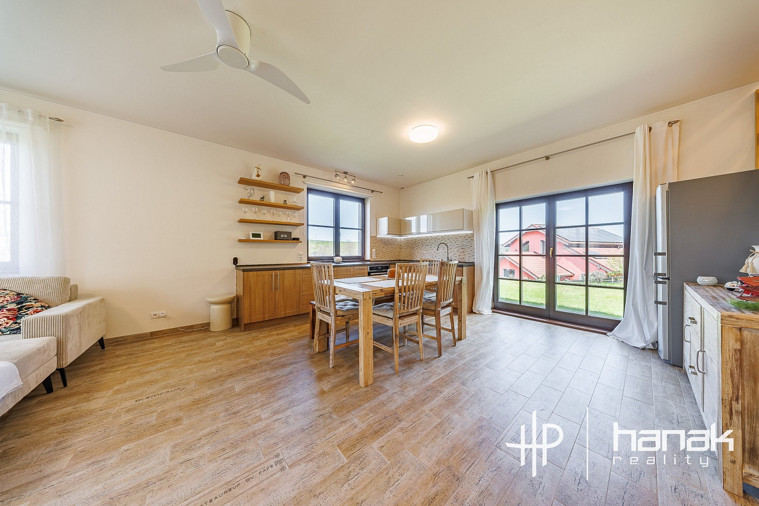 Prodej domu 170 m² s pozemkem 1 384 m² – fotografie 2