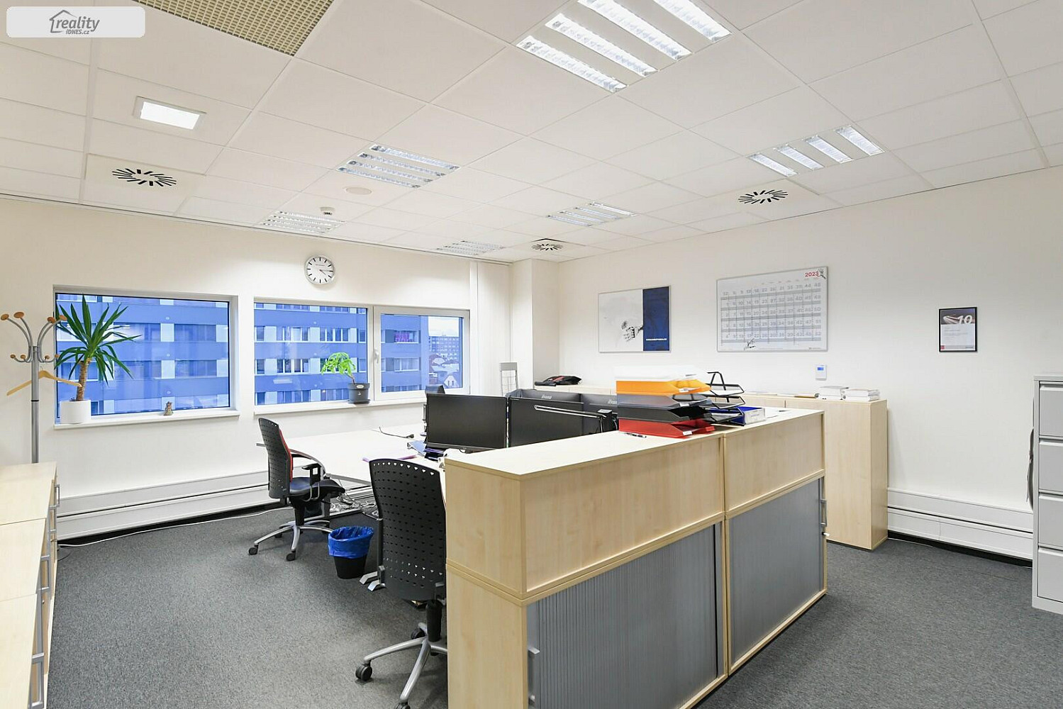 Pronájem kanceláře 247 m² — photo 3