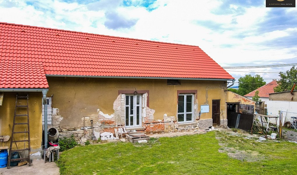 Prodej domu 640 m² s pozemkem 2 342 m², Chožov – náhled fotky 2