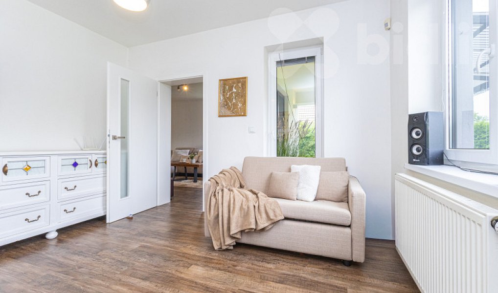 Prodej domu 205 m² s pozemkem 809 m², Jesenice – náhled fotky 9