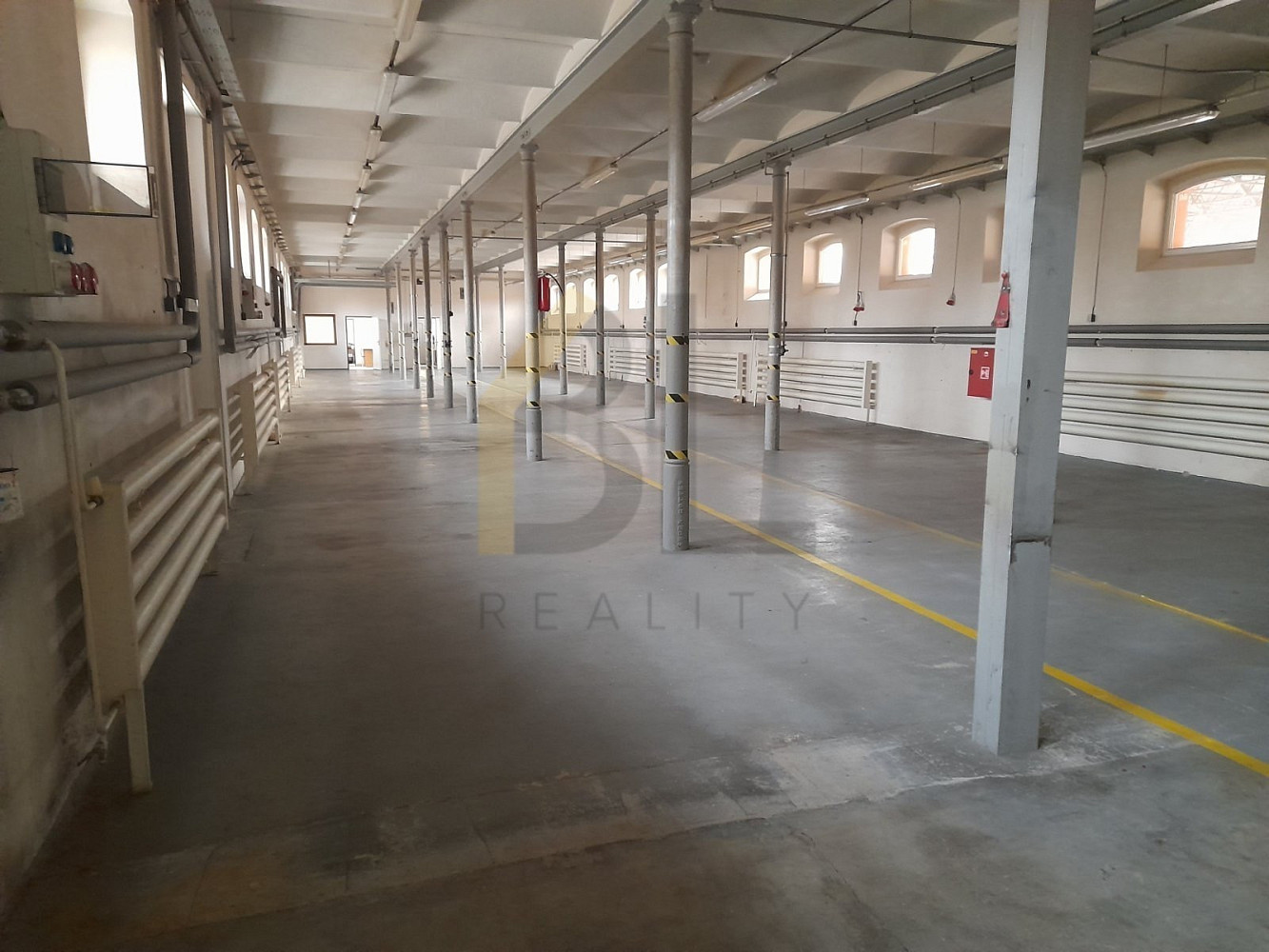 Pronájem skladovacích prostor 800 m² – fotografie 4