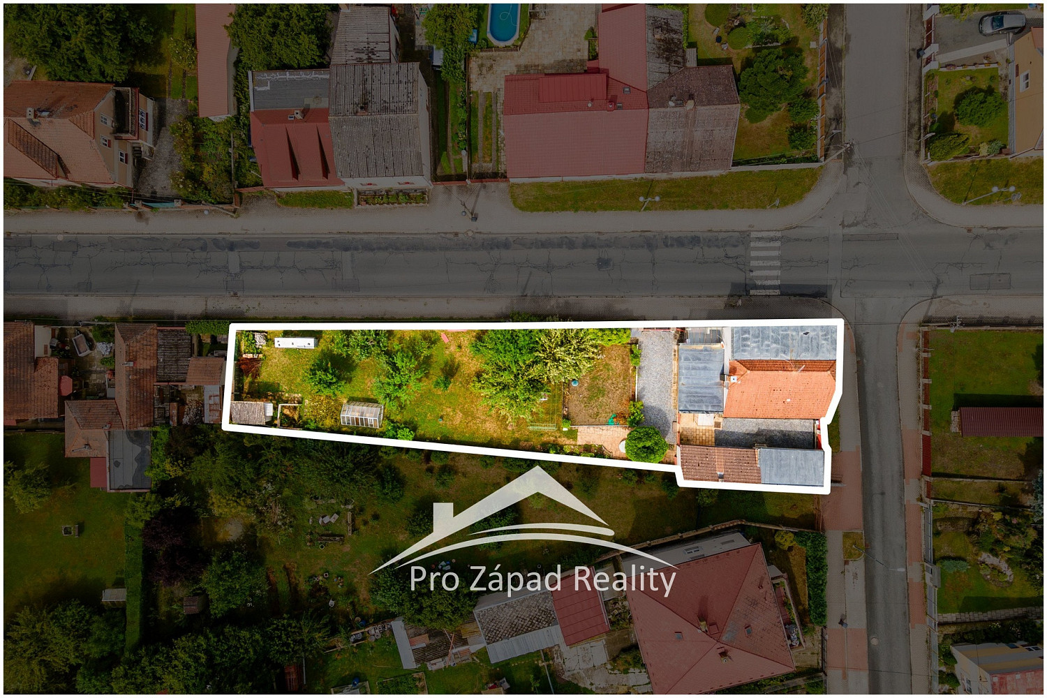Prodej domu 196 m² s pozemkem 276 m² – fotografie 2