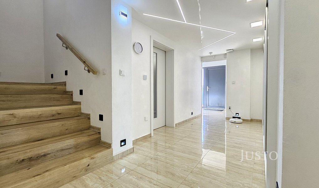 Prodej domu 276 m² s pozemkem 1 398 m², Písek – náhled fotky 9