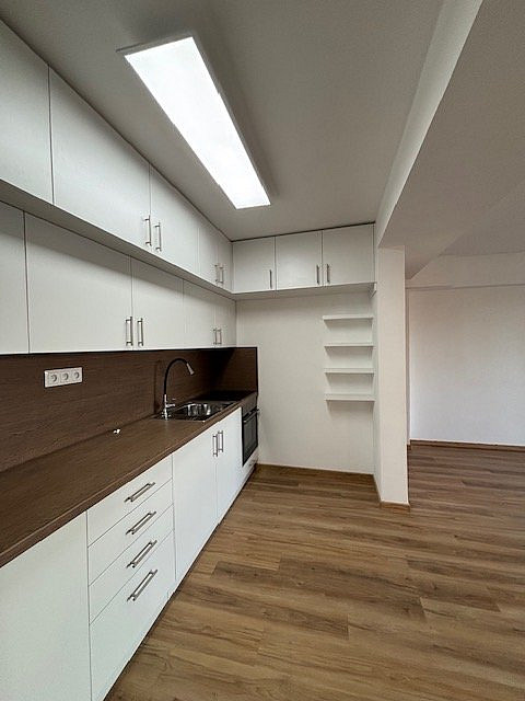 Pronájem bytu 3+1 150 m² – fotografie 3