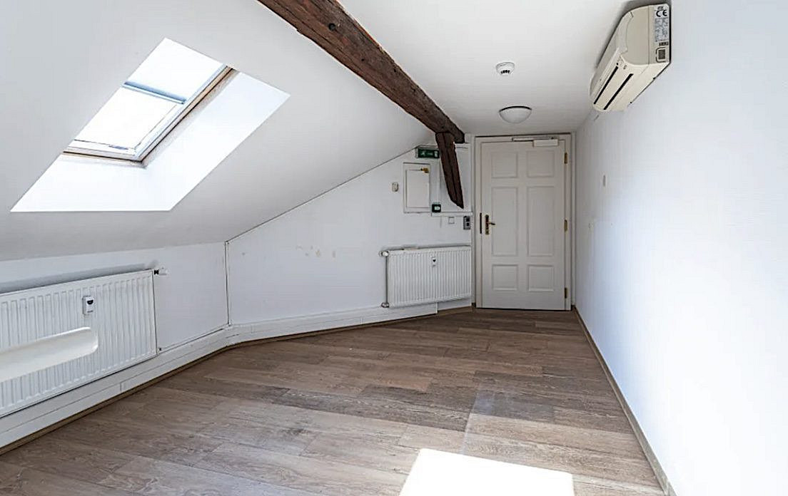 Pronájem kanceláře 293 m² – fotografie 4