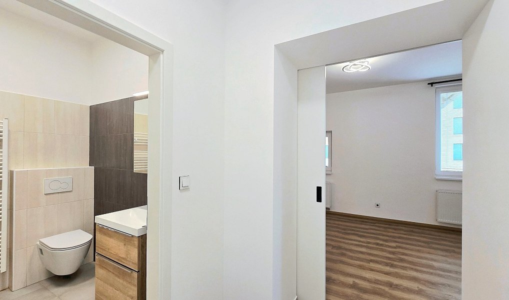 Pronájem bytu 2+kk 38 m², Beroun – náhled fotky 6
