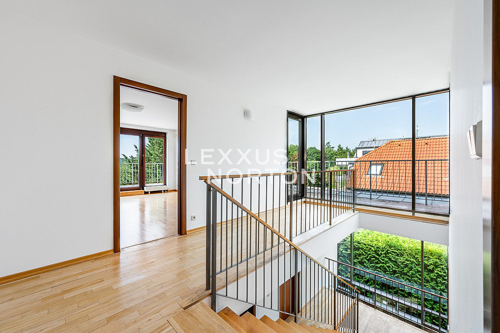 Pronájem domu 373 m² s pozemkem 857 m² — photo 3