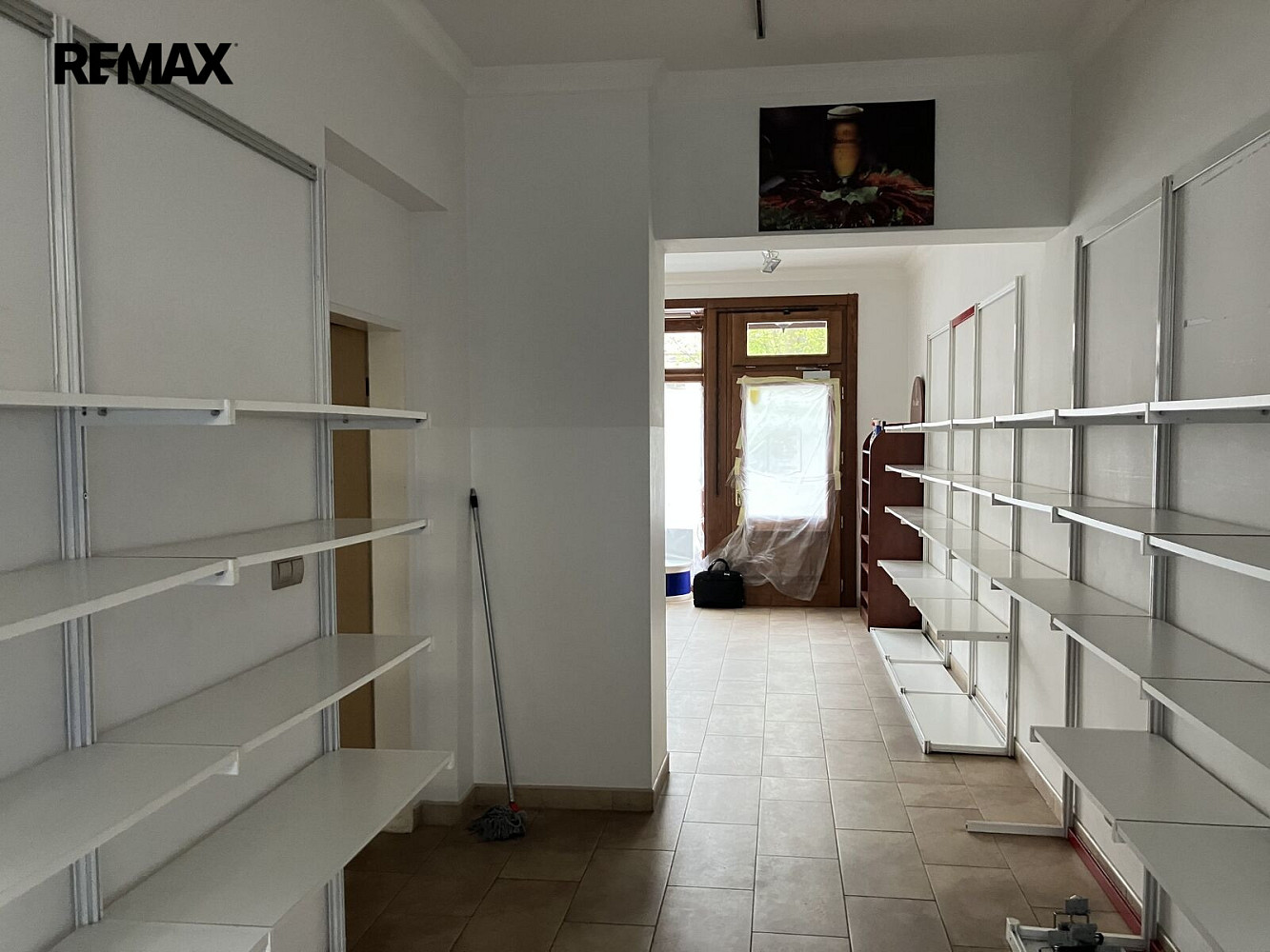 Prodej obchodních prostor 92 m² – fotografie 2