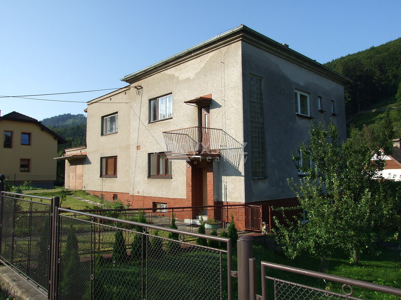 Prodej domu 240 m² s pozemkem 1 032 m² – fotografie 2