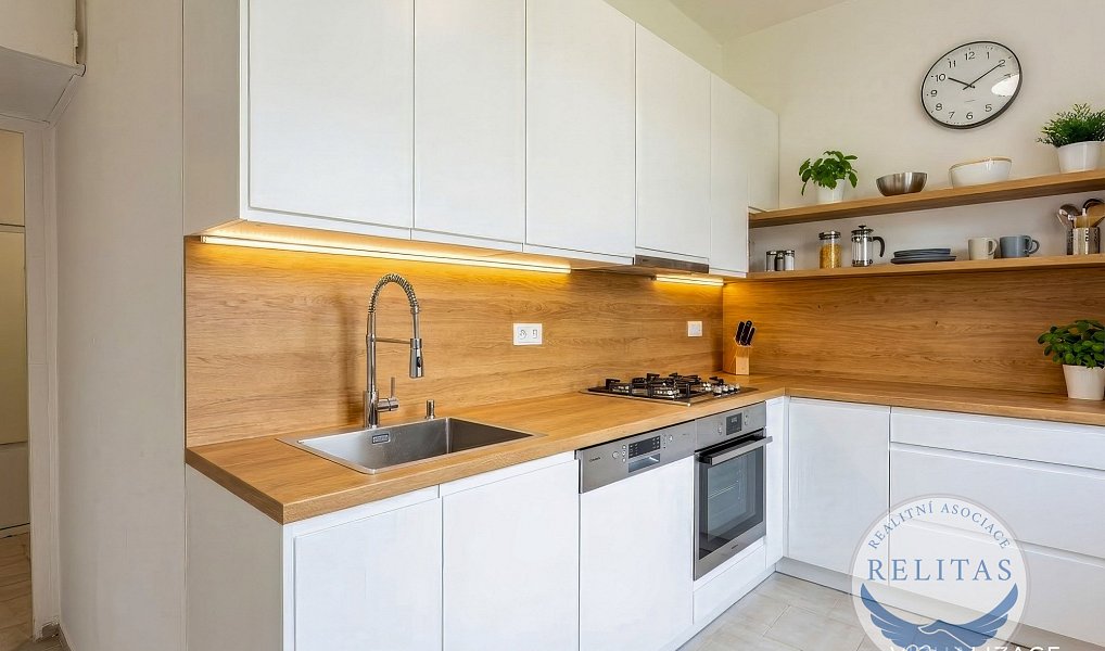 Prodej bytu 2+1 57 m², Praha – náhled fotky 2