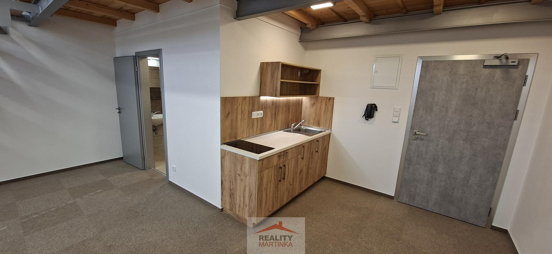 Pronájem kanceláře 58 m² – fotografie 5
