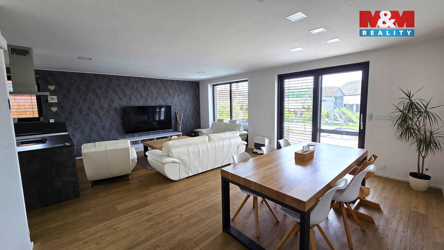 Prodej domu 220 m² s pozemkem 828 m² — photo 3