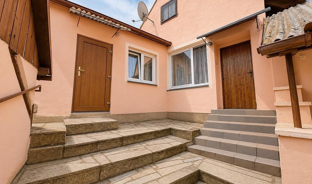 Prodej domu 183 m² s pozemkem 1 100 m², Dačice – náhled fotky 17