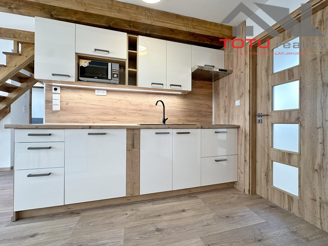 Pronájem bytu 3+kk 67 m² – fotografie 4