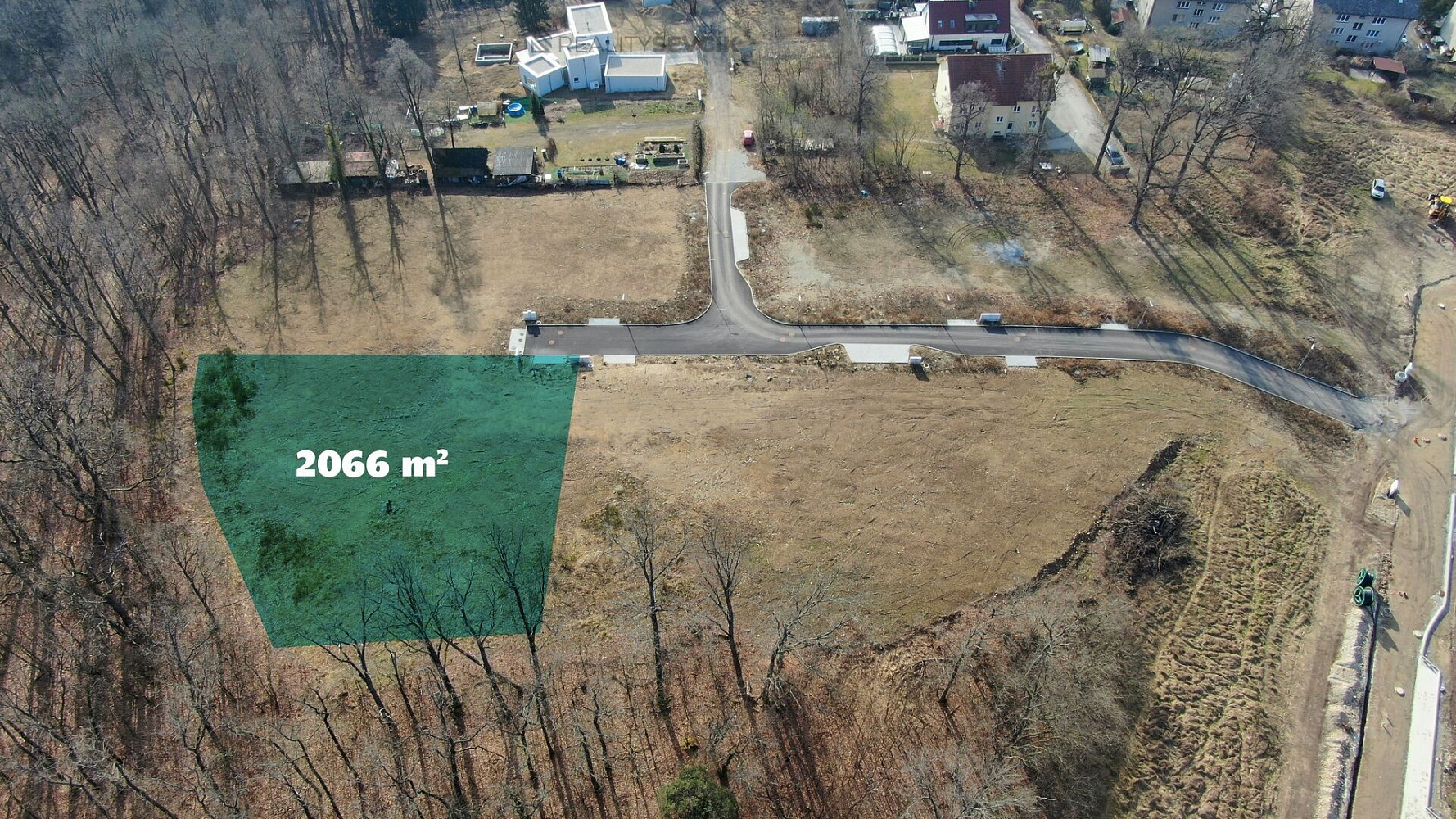 Prodej stavebního pozemku 2 066 m²