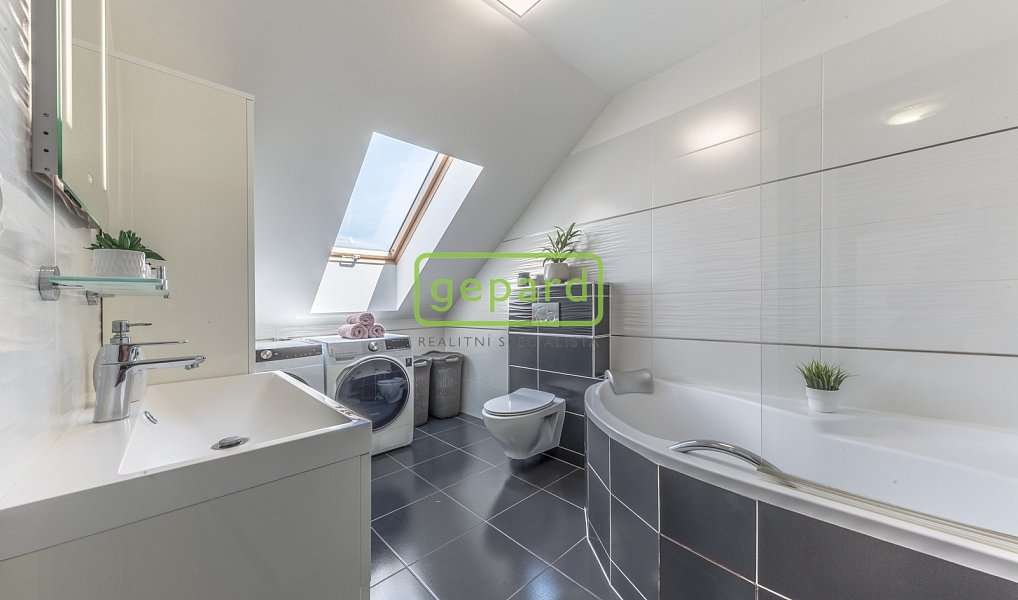 Prodej domu 99 m² s pozemkem 276 m², Jiřice – náhled fotky 9