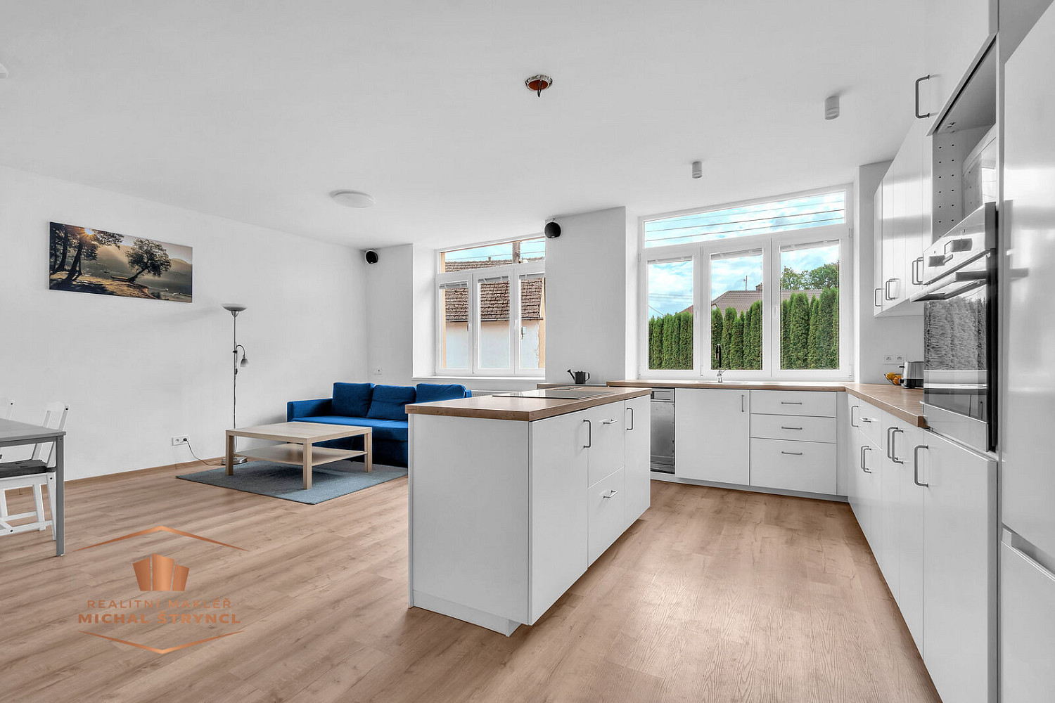 Prodej domu 200 m² s pozemkem 1 044 m² – fotografie 2