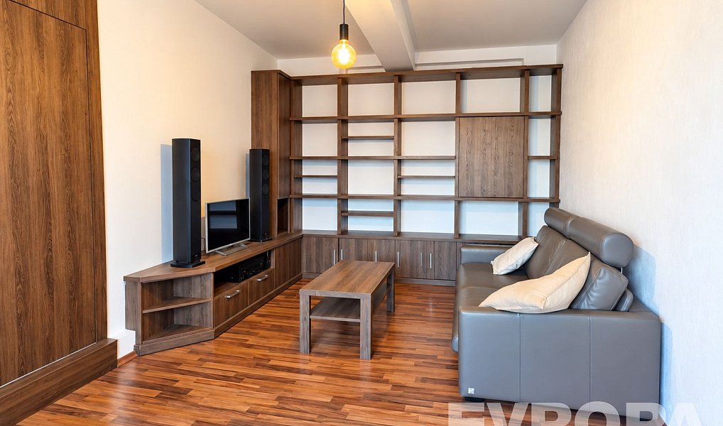 Pronájem bytu 2+1, 58 m², Bubeneč - Praha 6, Praha