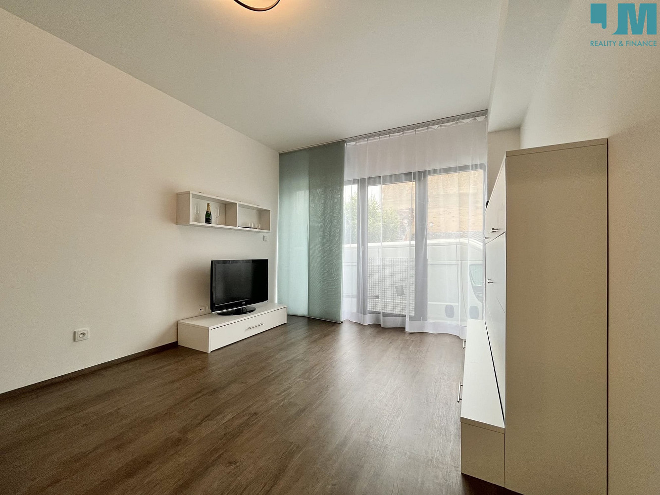 Pronájem bytu 1+kk 24 m² – fotografie 3