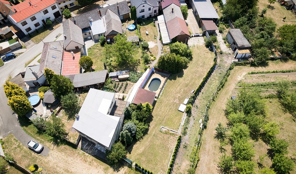 Prodej domu 450 m² s pozemkem 1 140 m², Roštění – náhled fotky 15