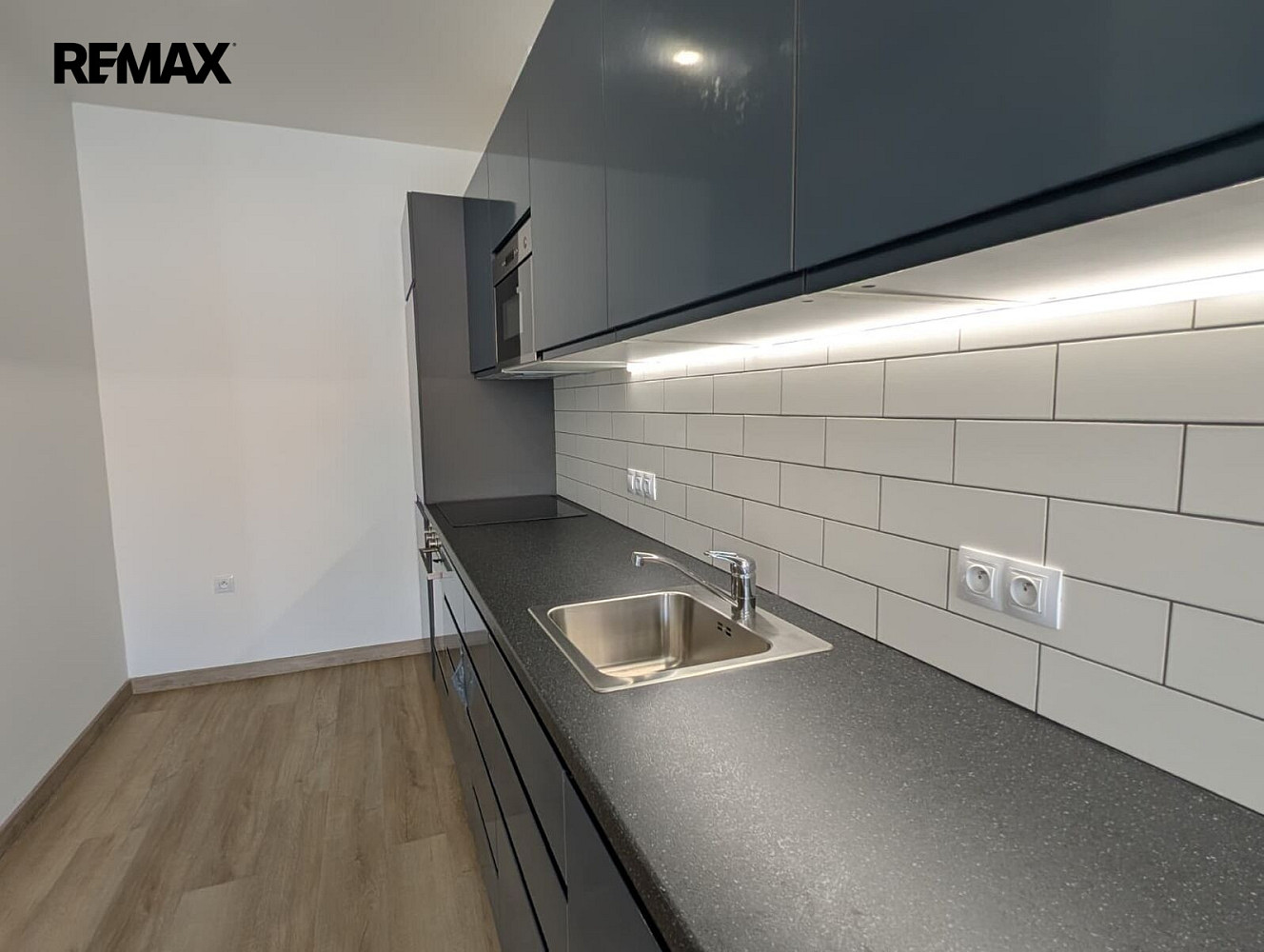 Pronájem bytu 1+kk 55 m² – fotografie 5