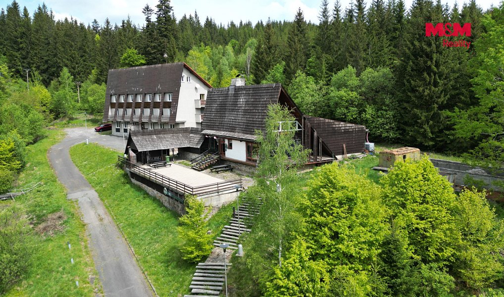 Prodej ubytovacího objektu 900 m², Bílá – náhled fotky 3
