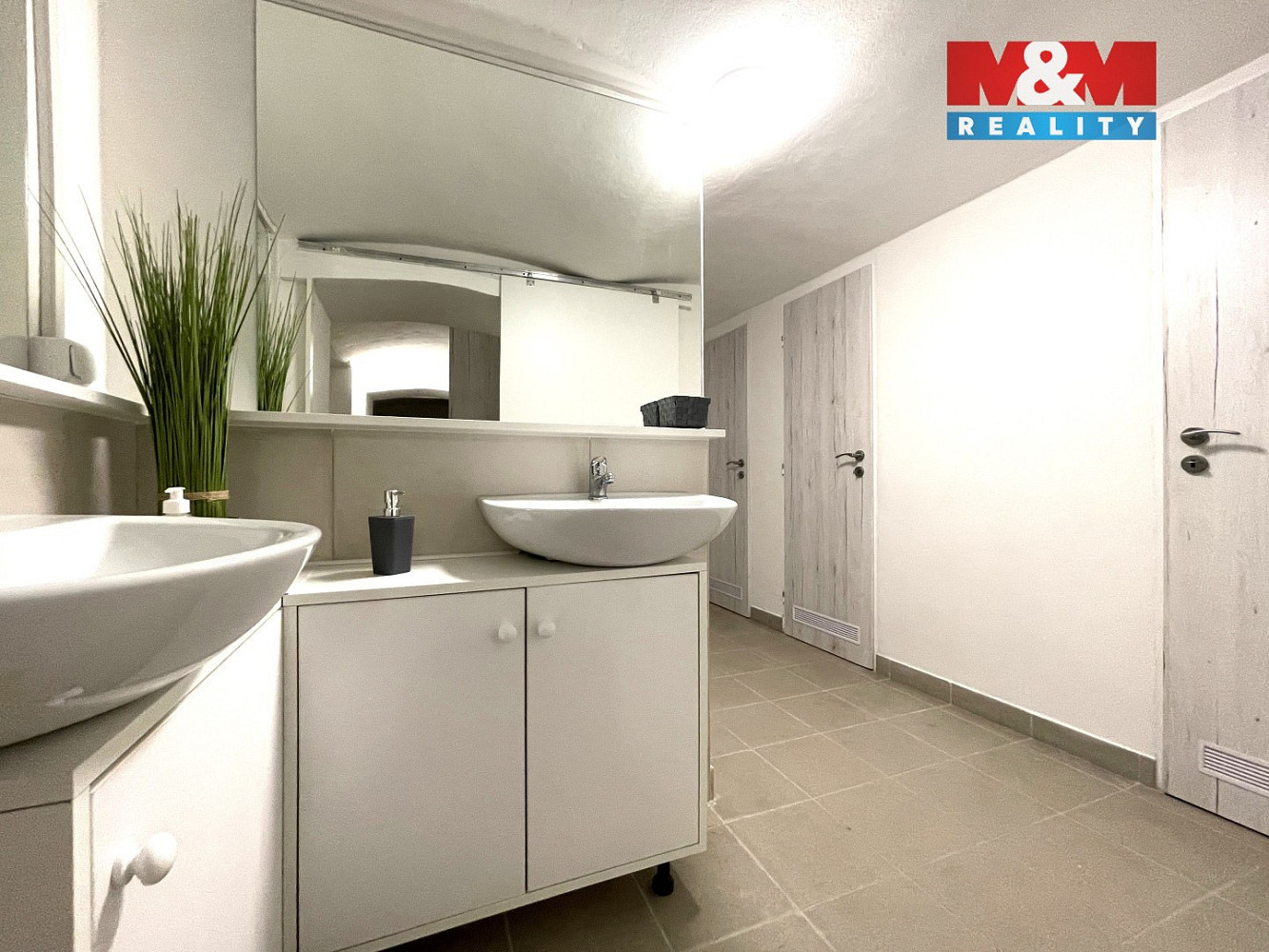 Pronájem obchodních prostor 100 m² — photo 3