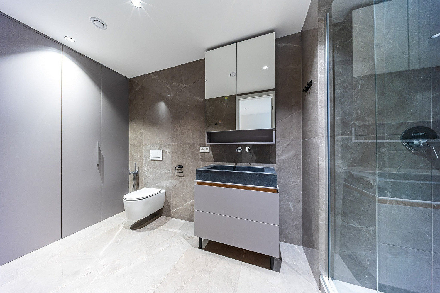 Pronájem bytu 4+kk 151 m² – fotografie 2
