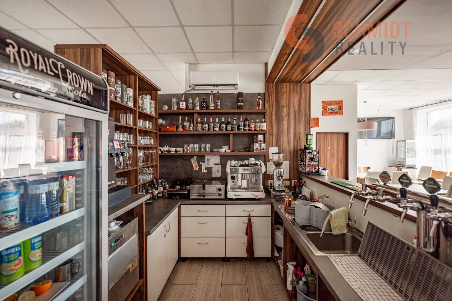 Pronájem obchodních prostor 77 m²