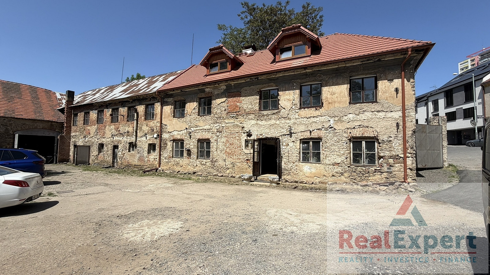Prodej domu 950 m² s pozemkem 2 166 m² — photo 3