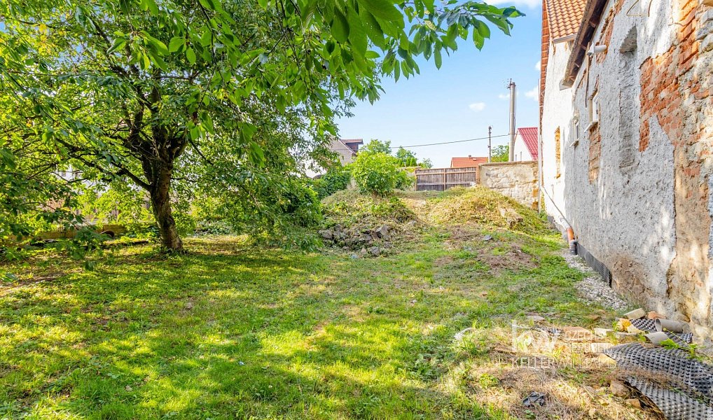 Prodej domu 181 m² s pozemkem 1 485 m², Kněževes – náhled fotky 27