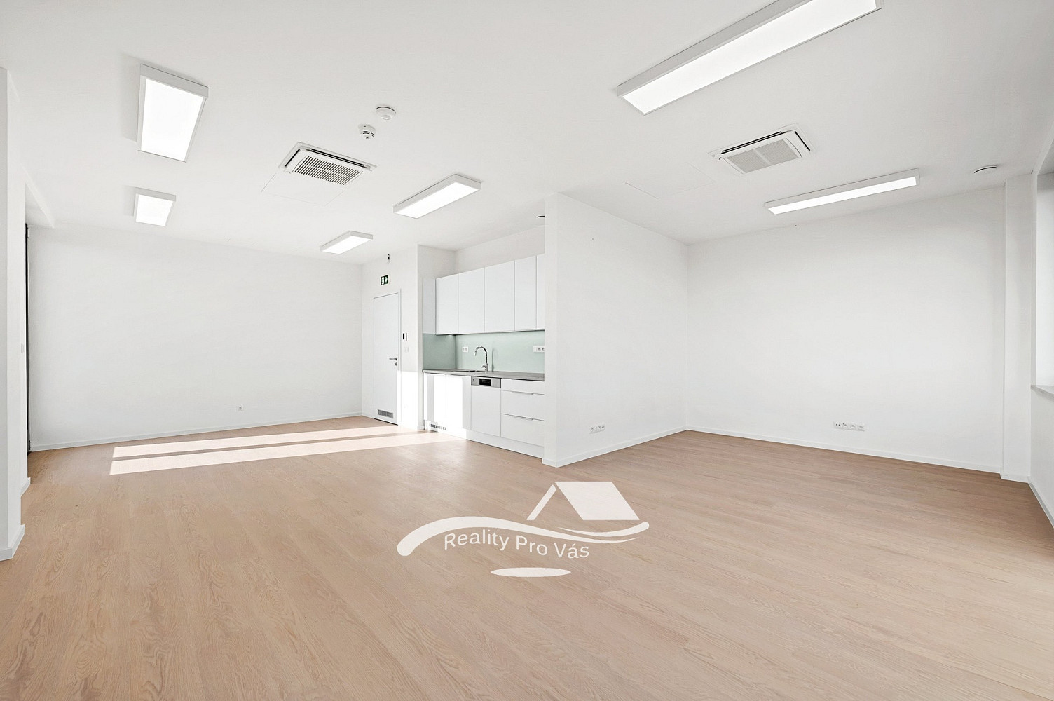Pronájem bytu 1+kk 46 m² – fotografie 4