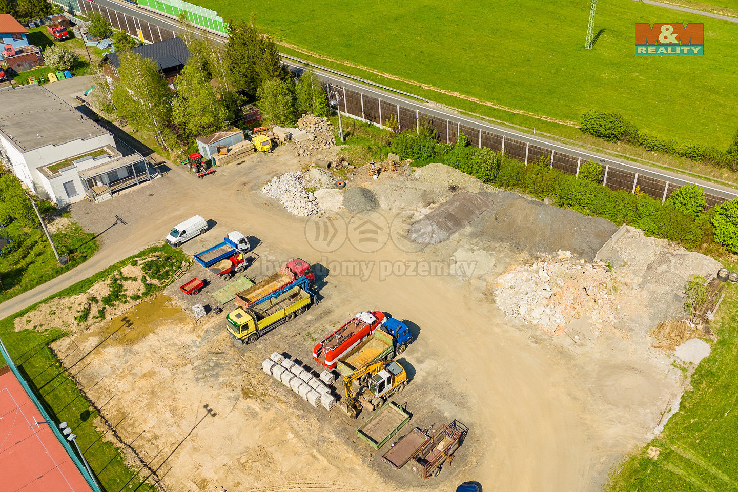 Prodej pozemku 700 m²