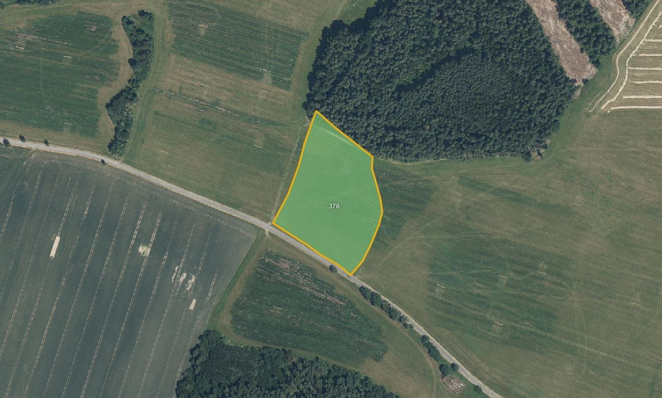 Prodej pole 8 875 m²