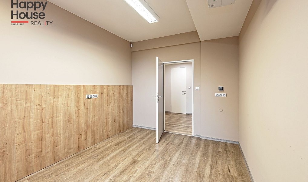 Pronájem kanceláře 130 m², Praha – náhled fotky 4