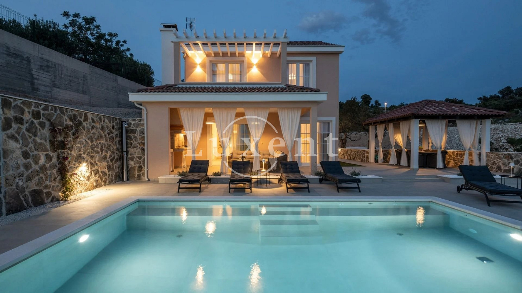 Prodej domu 220 m² s pozemkem 920 m²