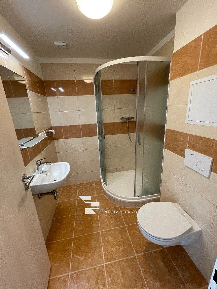 Pronájem bytu 2+kk 45 m² – fotografie 3
