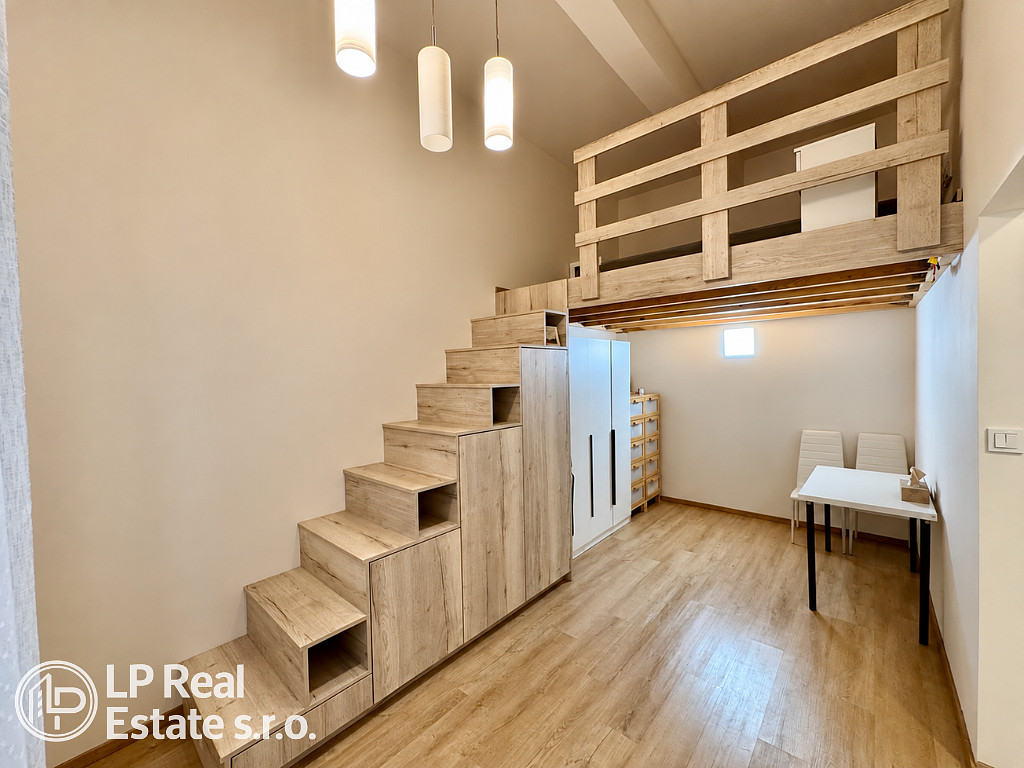 Pronájem bytu 1+1 34 m² – fotografie 2