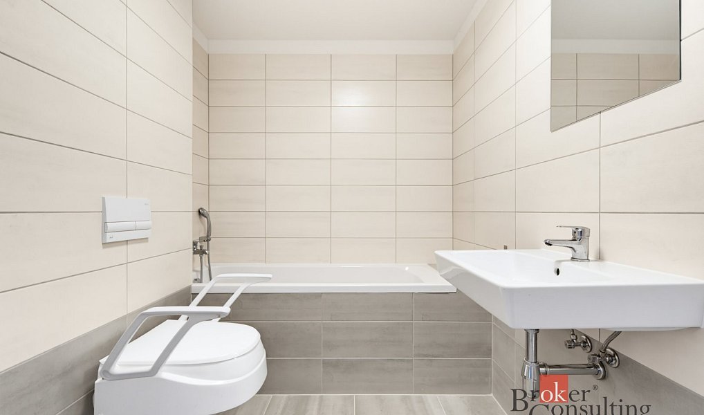Prodej bytu 3+kk 104 m², Smiřice – náhled fotky 3