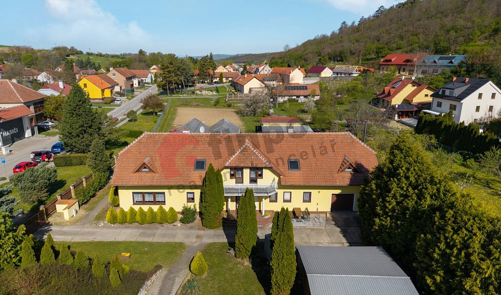 Prodej domu 347 m² s pozemkem 1 900 m², Lovčičky – náhled fotky 3