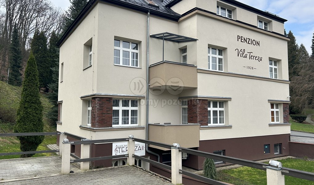 Pronájem restaurace 120 m², Hranice – náhled fotky 2