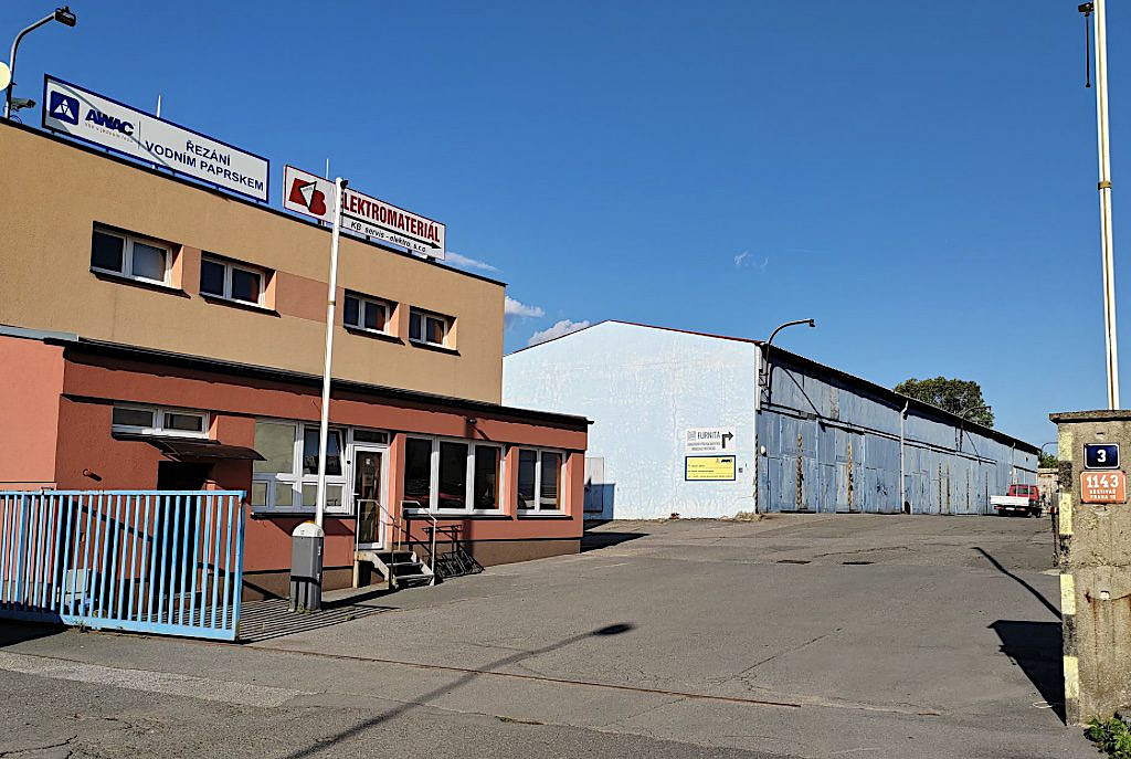 Pronájem kanceláře 407 m²